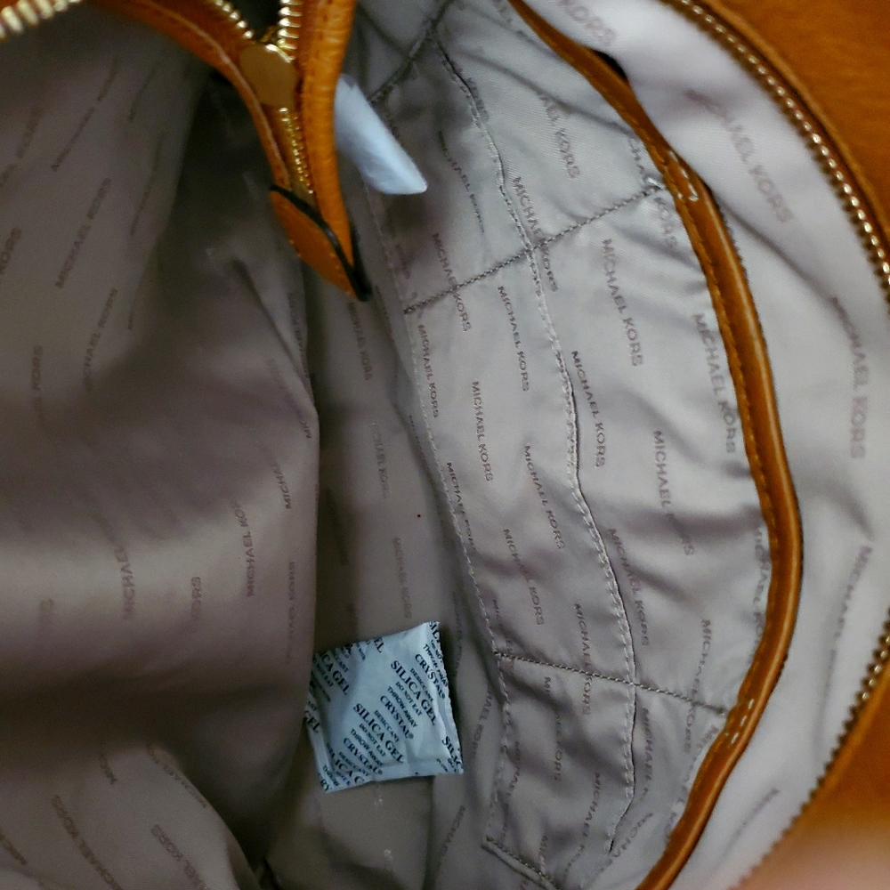 Mk Marlon Lg Shoulder Tote